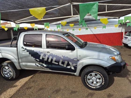 TOYOTA HILUX 3.0 SRV 4X4 CD 16V TURBO INTERCOOLER DIESEL 4P MANUAL TOYOTA HILUX 3.0 SRV 4X4 CD 16V TURBO INTERCOOLER DIESEL 4P MANUAL